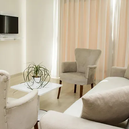 Hun Club Aparthotel