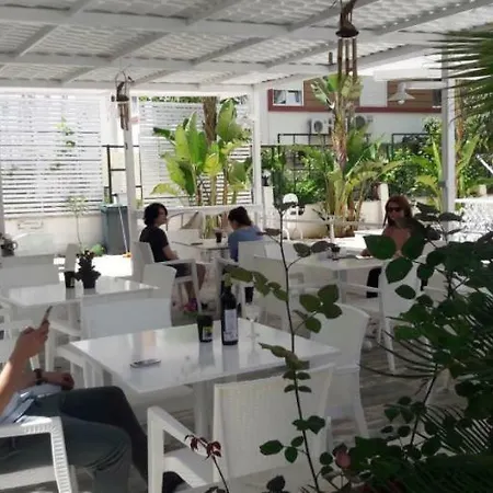 Aparthotel Hun Club 2*